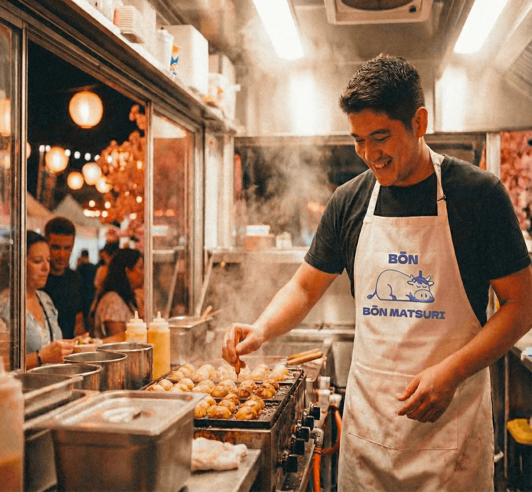 Chef du food truck Bon Matsuri en service